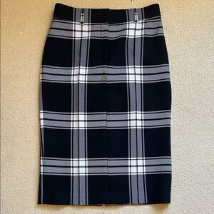 Akris Punto Black, White & gray  Plaid Pencil Skirt size 6
